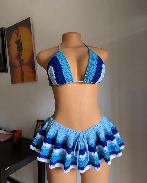 Robe en crochet violet