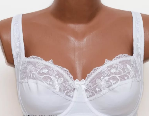 Бюстгальтер без поролоновой подкладки, выполненный из высококачественного хлопка, обеспечивает естественную поддержку и комфорт на весь день.