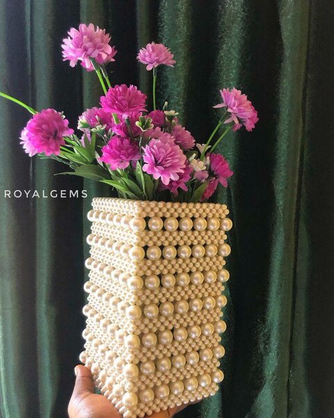 Élégant vase perlé