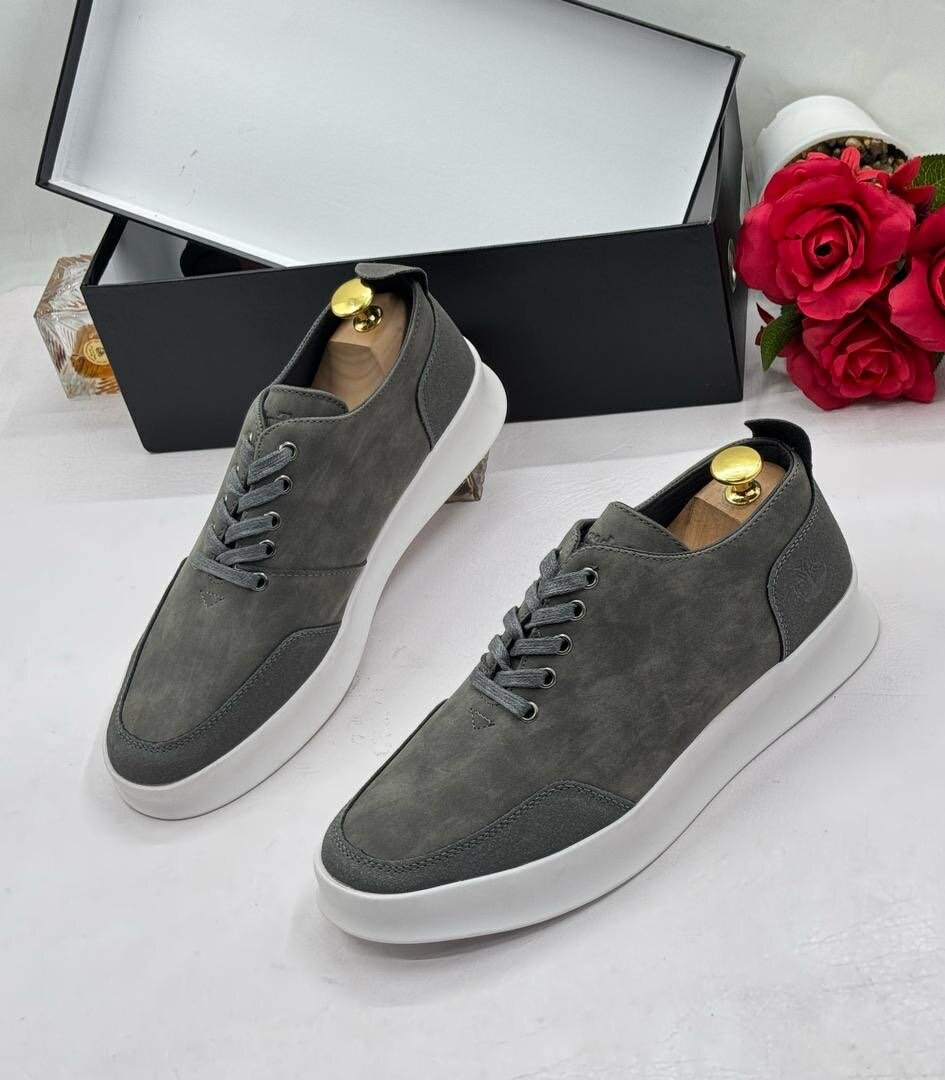 TIMBERLAND GRAY AND WHITE