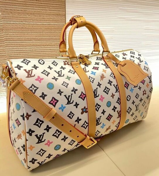 Ladies travel bag