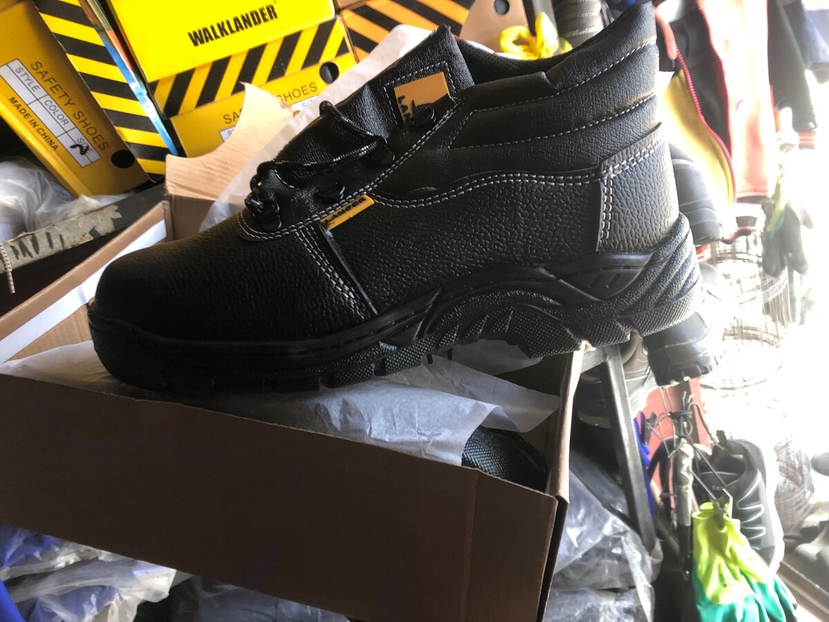 Safety boots