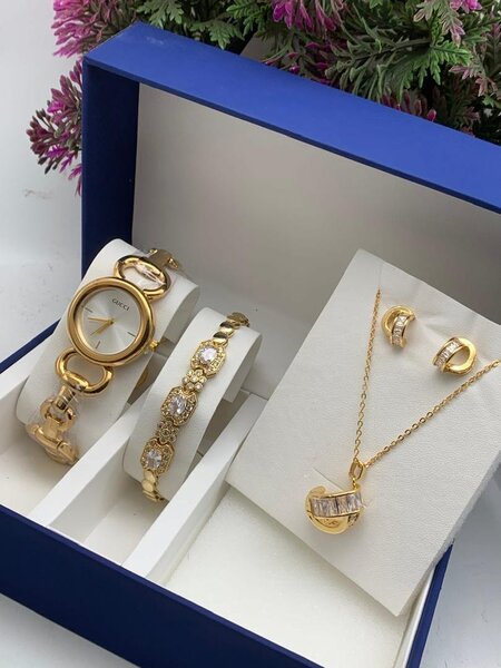 Stainless steel jewelry gift set Price 350 cedis