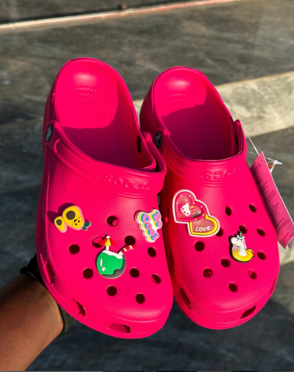 crocs pink