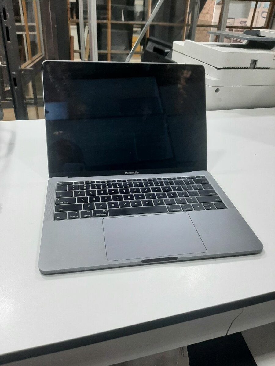 Apple laptop