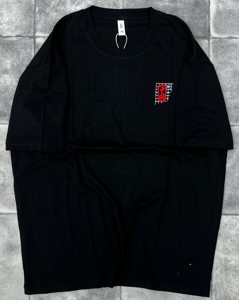 Tee-shirts over size