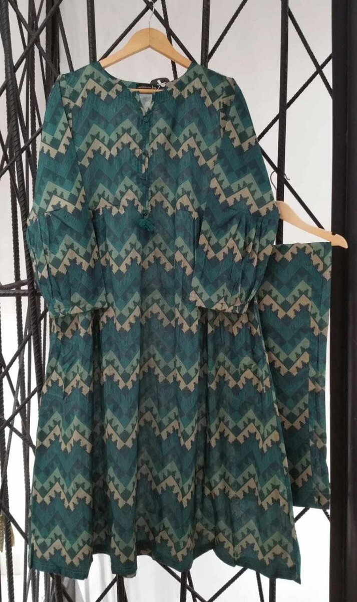 Lawn 2 pc pemlum coords ,dc free