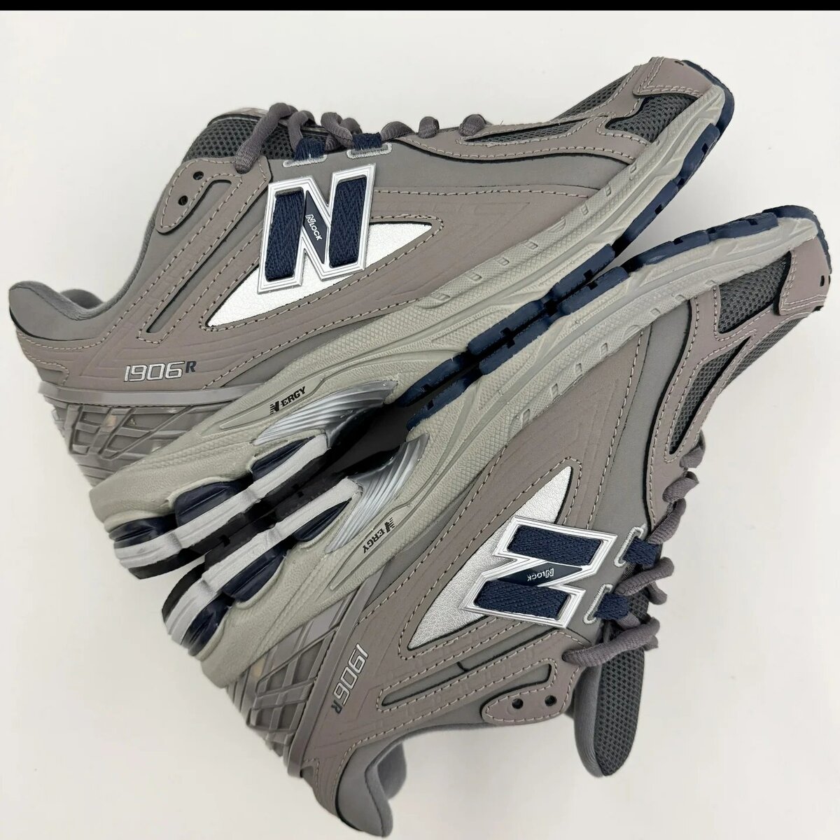 Chaussures New Balance 1906R