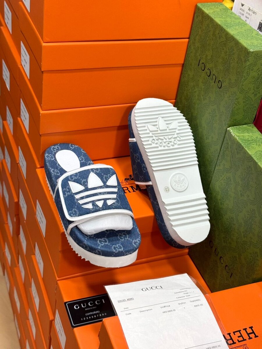 Claquettes tendance à motif stylé