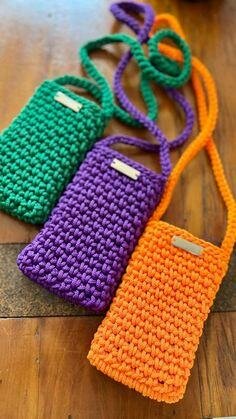 Pochette  téléphone crochet