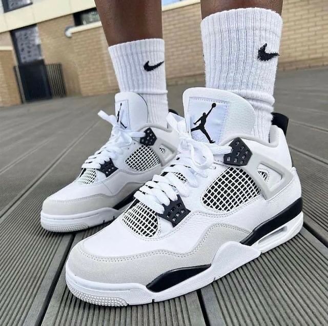 Air Jordan 4 military