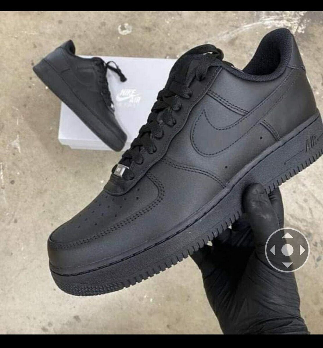 Paire de tennis noire