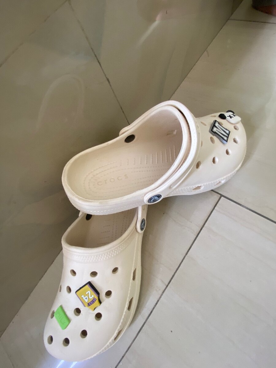 CROCS