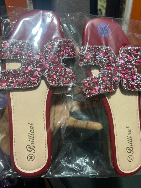 Sandales strass élégantes