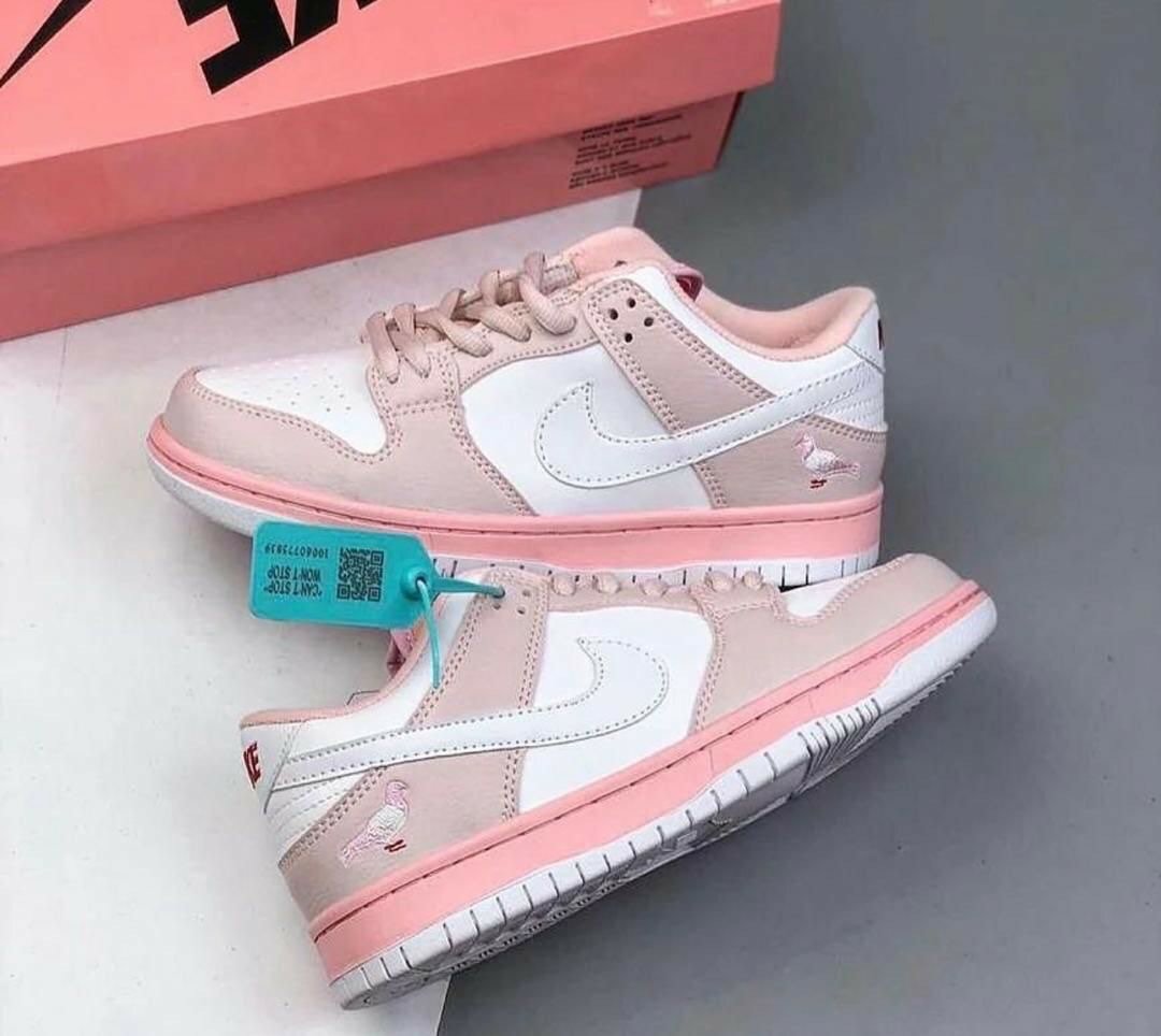 Nike dunks available in size 39-45