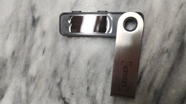 Ledger nano s plus hardware wallet