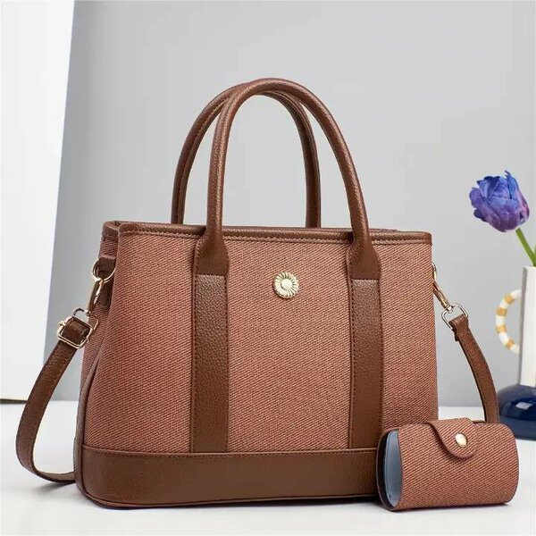 Sac à main élégant en cuir marron