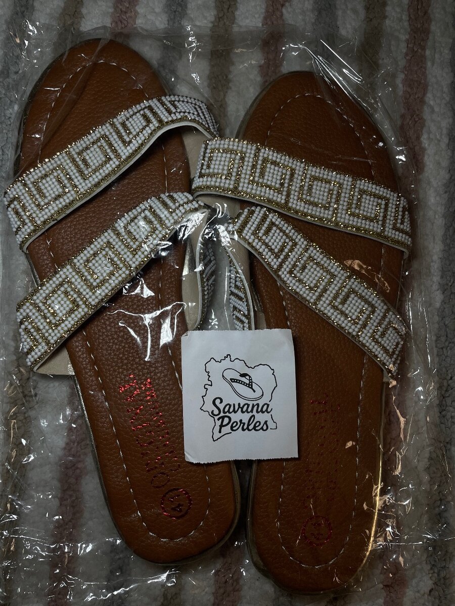 Sandales élégantes perlées