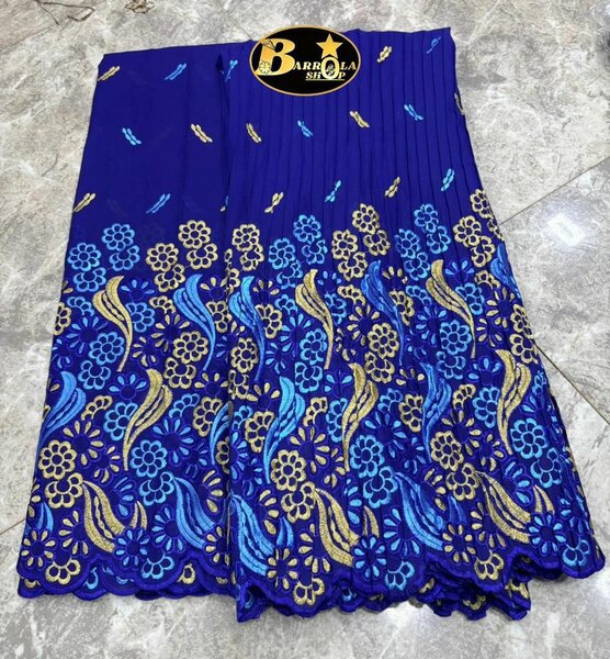 Tissu brodé floral multicolore