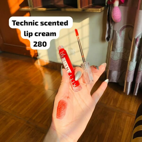 Technic scented lip cream 