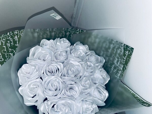 атласные цветы