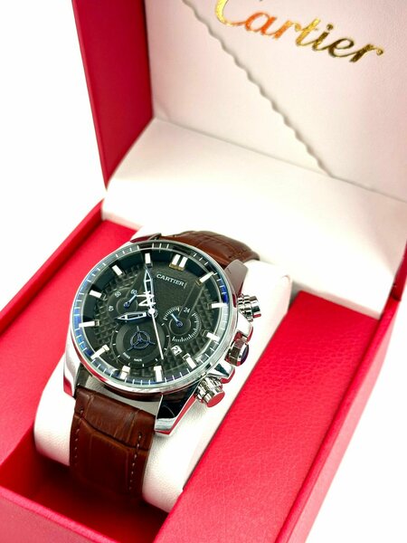 Montre élégante en cuir