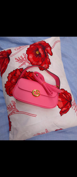 Sac à main rose élégant