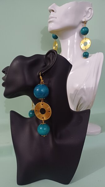 Boucles d'oreilles dorées élégantes