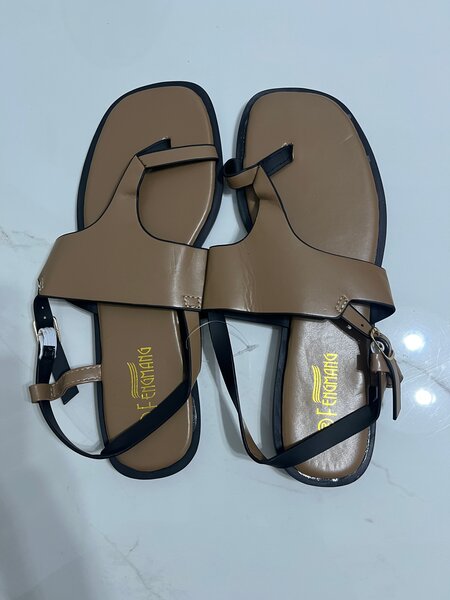 Sandales en cuir élégant