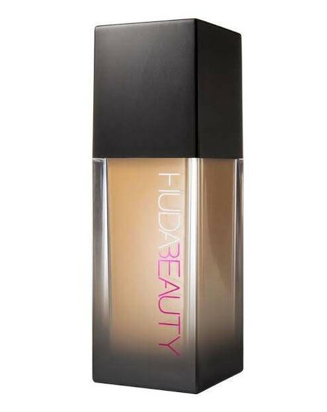 Huda beauty foundation