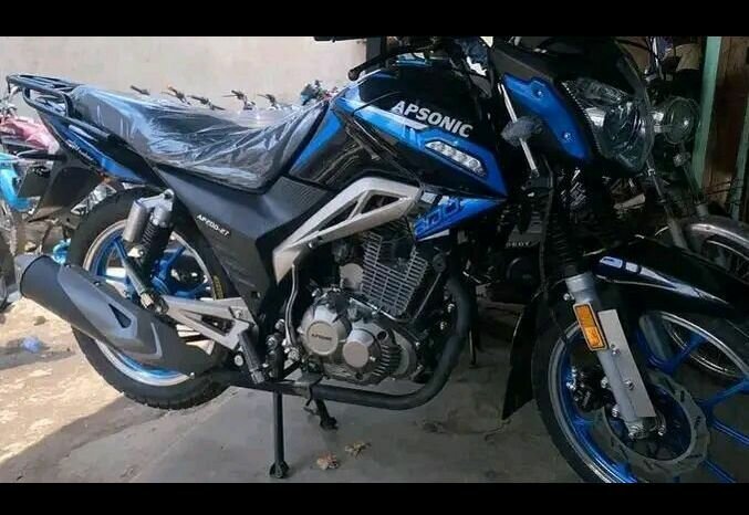 Moto sportive puissante