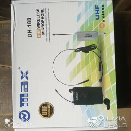 UHF Wireless Microphone Set