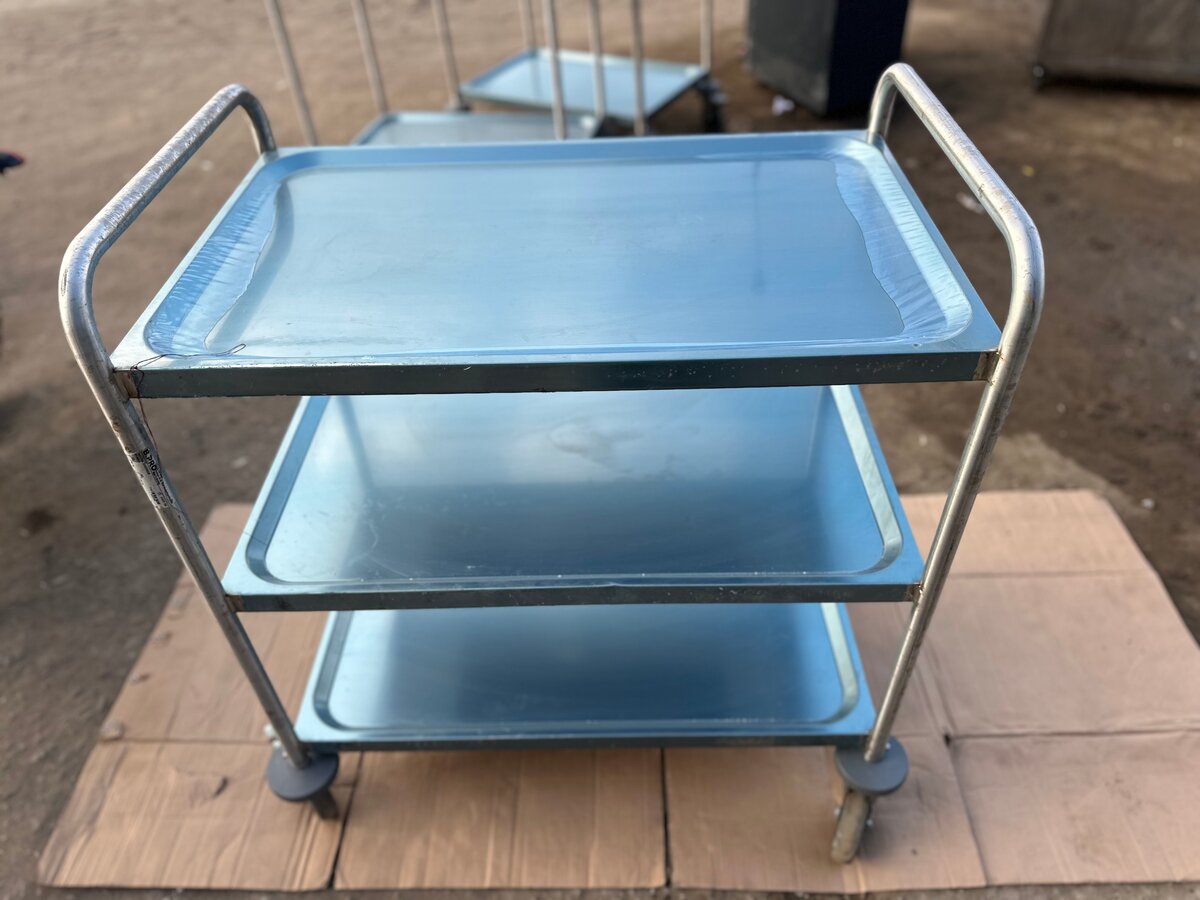 Chariot de Service à Roulettes