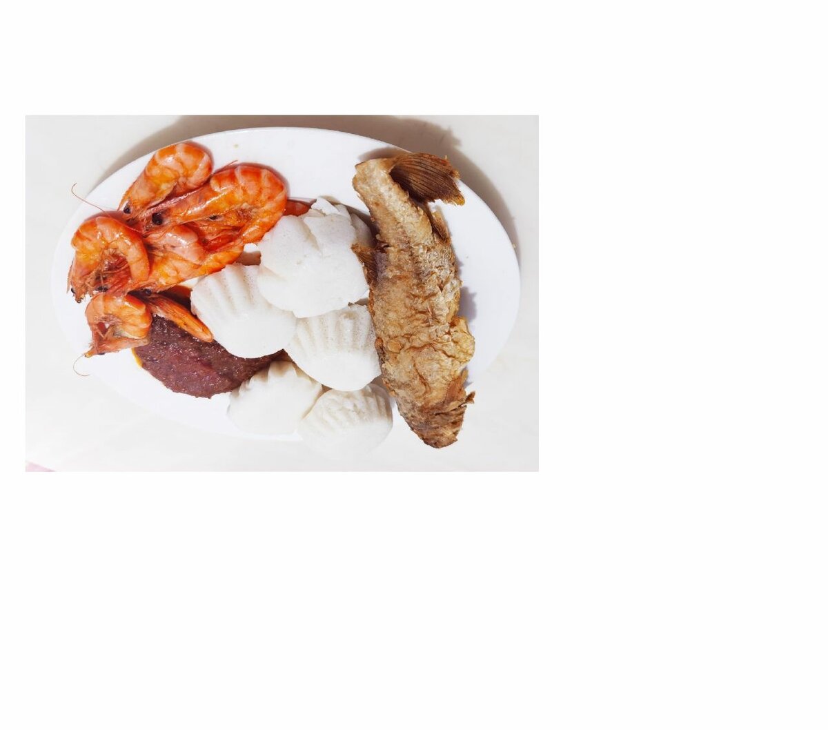 Abolo aux crevettes et poisson