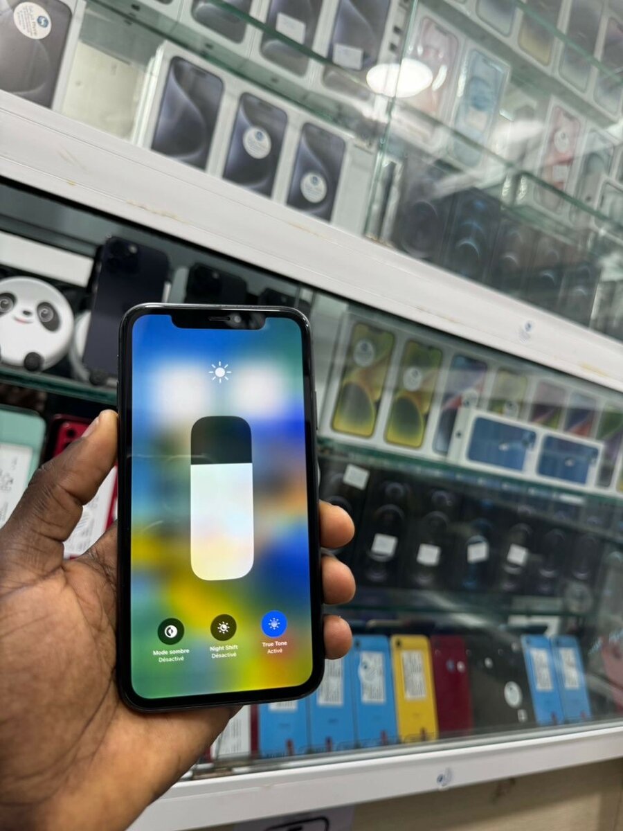 iPhone 11 64G tout passe