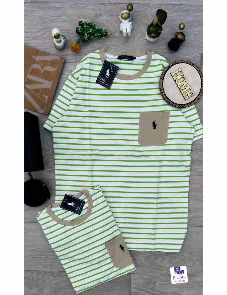 T-shirt à rayures vertes