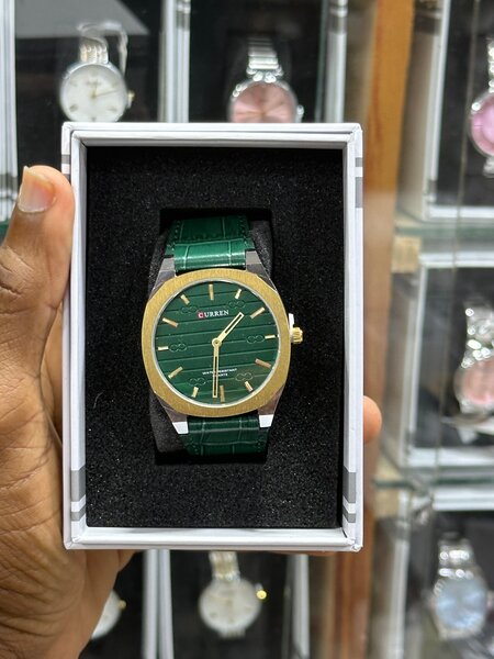 Montre élégante verte homme