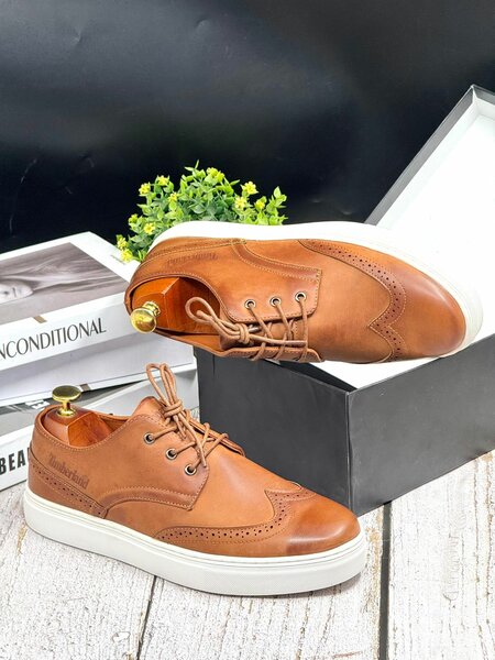 TIMBERLAND BROWN AND WHITE