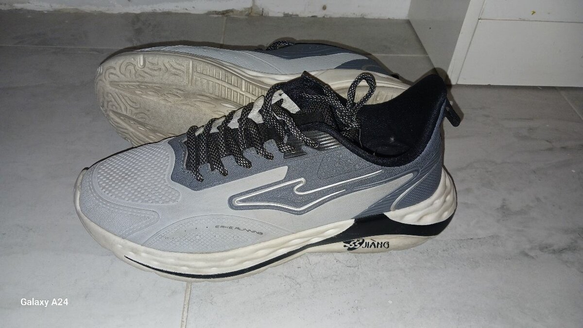 Erke sport кроссовки беговые