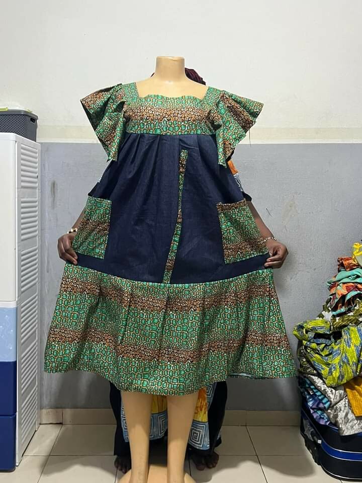 Robe disponible a 8000fr