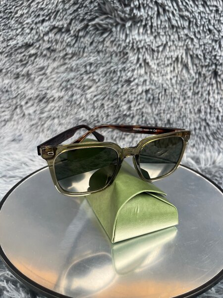 Lunettes de soleil élégantes