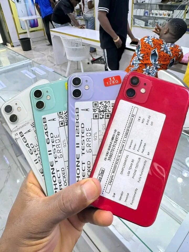 iPhone 12 - Débloqué - 64GB