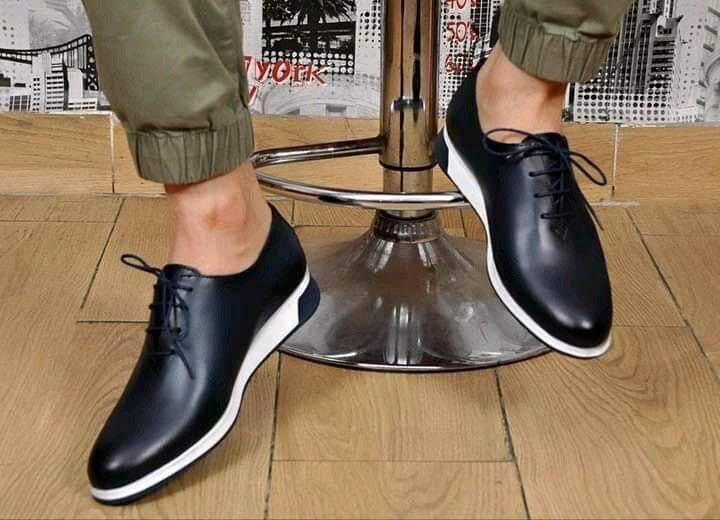 Chaussures de sport en cuir noir