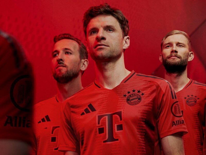 BAYERN MUNICH HOME KIT 24/25