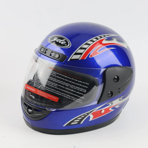 Casque de moto bleu