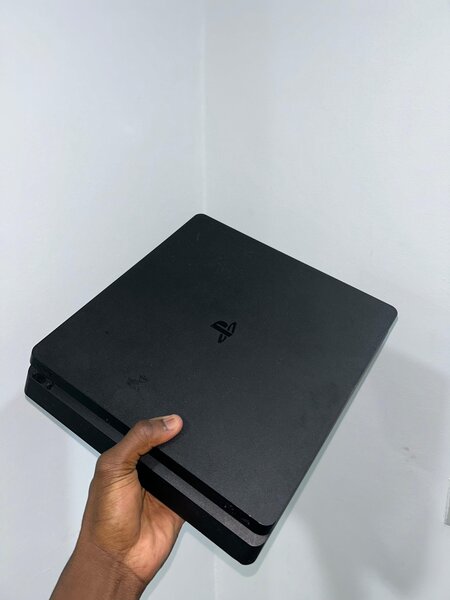 Console de jeu PlayStation 4