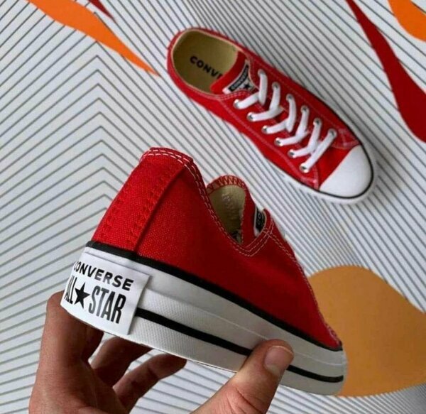 Baskets Converse rouges toile