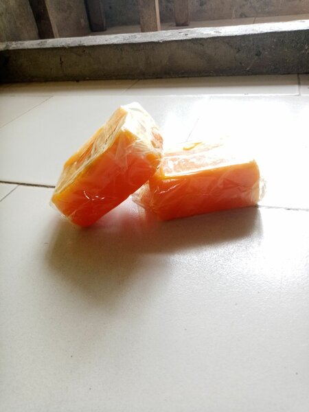 Savon Naturel au curcuma