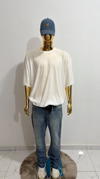 T-shirt blanc avec motif floral