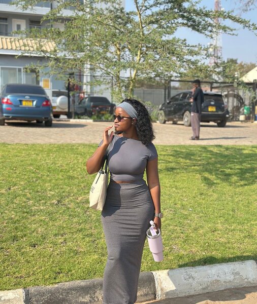 Robe Maxi Grise Élégante